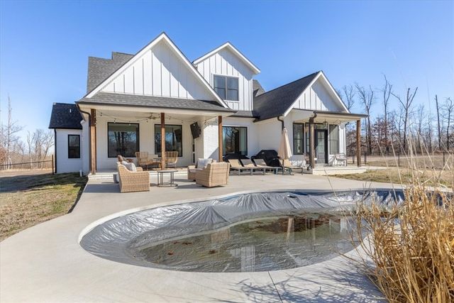 8031 La Croix Road, Decatur, AR 72722