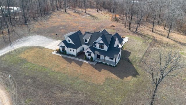 8031 La Croix Road, Decatur, AR 72722