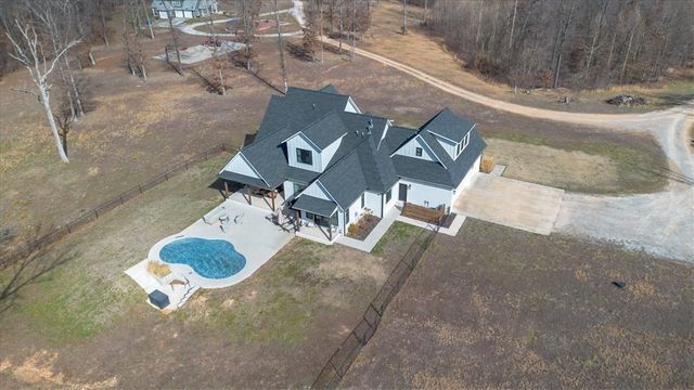 8031 La Croix Road, Decatur, AR 72722