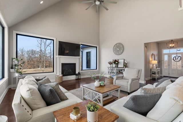 8031 La Croix Road, Decatur, AR 72722