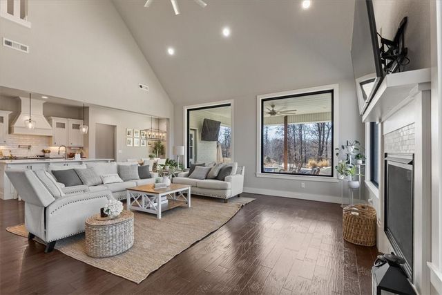 8031 La Croix Road, Decatur, AR 72722