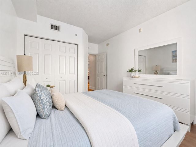 17145 N Bay Rd 4311, Sunny Isles Beach, FL 33160