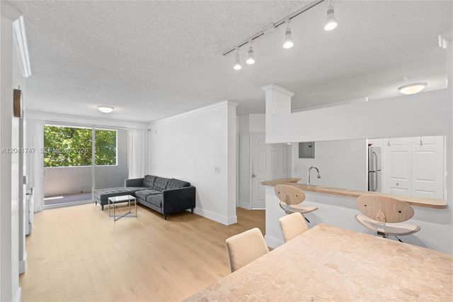 17145 N Bay Rd 4311, Sunny Isles Beach, FL 33160