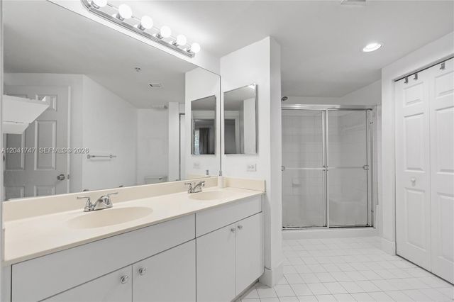 17145 N Bay Rd 4311, Sunny Isles Beach, FL 33160