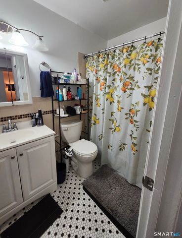 4 Union Avenue 8, Norwalk, CT 06851