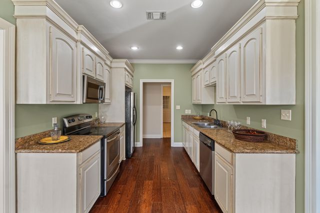 21 Village Dr., Hattiesburg, MS 39402