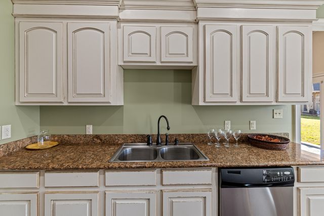 21 Village Dr., Hattiesburg, MS 39402