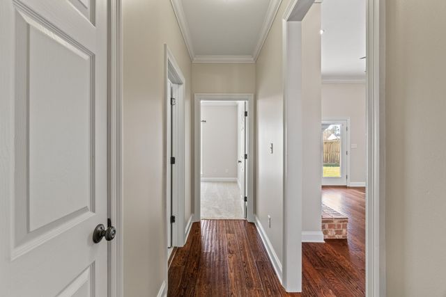 21 Village Dr., Hattiesburg, MS 39402