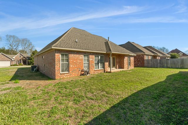 21 Village Dr., Hattiesburg, MS 39402