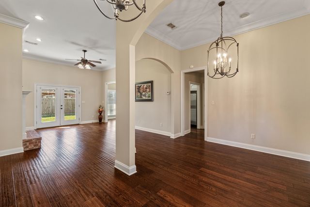 21 Village Dr., Hattiesburg, MS 39402