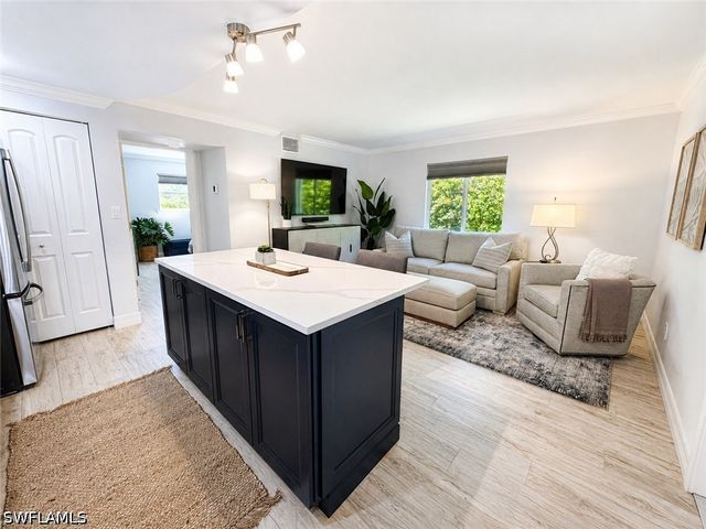 960 7th ST S 103, Naples, FL 34102
