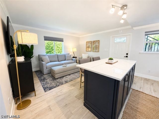 960 7th ST S 103, Naples, FL 34102