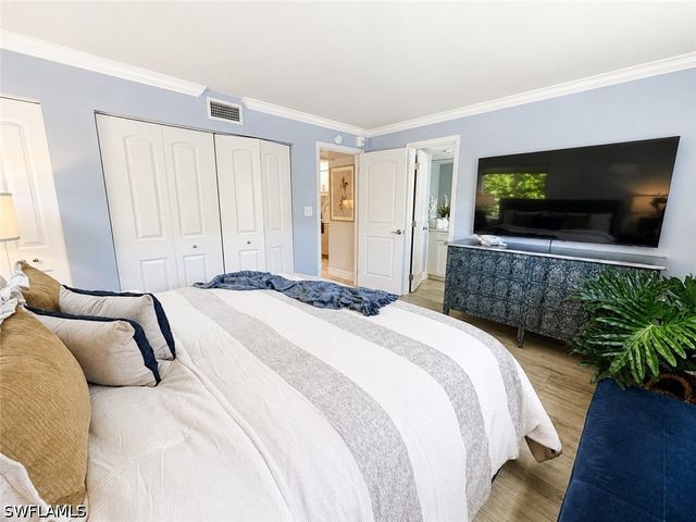 960 7th ST S 103, Naples, FL 34102