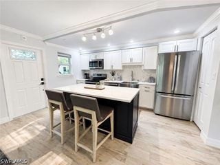 960 7th ST S 103, Naples, FL 34102