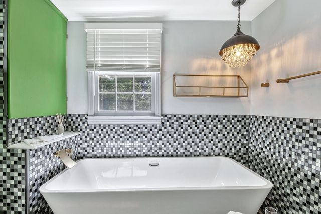 409 S 11th St, Clarksville, TN 37040