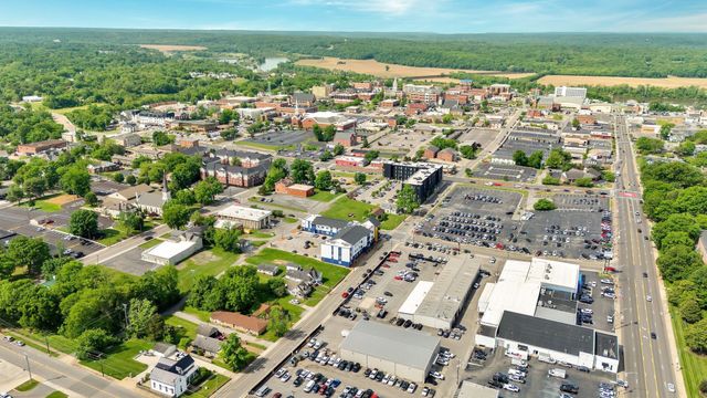 409 S 11th St, Clarksville, TN 37040