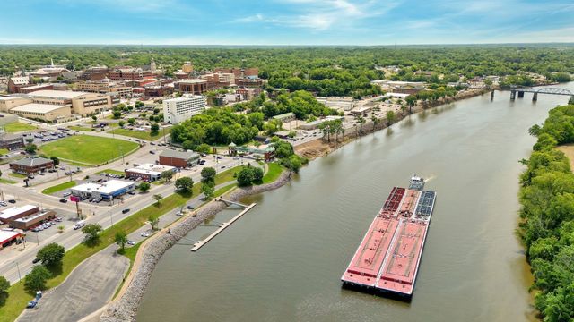 409 S 11th St, Clarksville, TN 37040