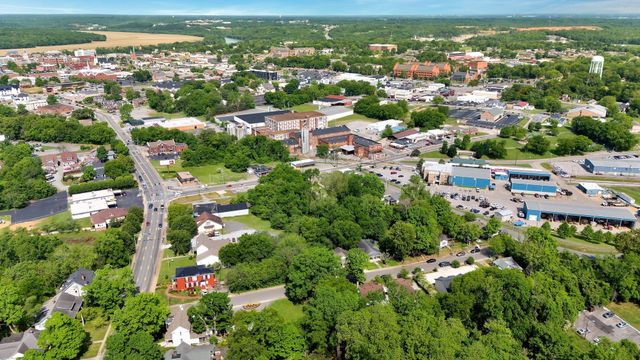 409 S 11th St, Clarksville, TN 37040