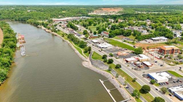 409 S 11th St, Clarksville, TN 37040