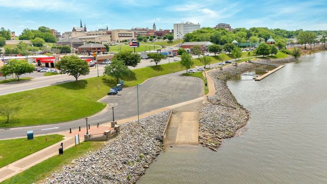 409 S 11th St, Clarksville, TN 37040