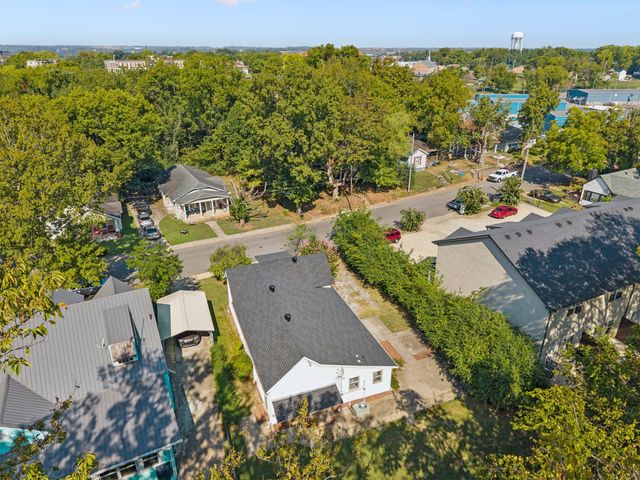 409 S 11th St, Clarksville, TN 37040