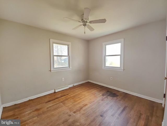 29 HARDING AVE, Pennsville, NJ 08070