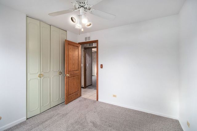 120 Ellington Drive, Schaumburg, IL 60194