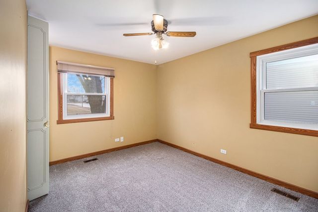 120 Ellington Drive, Schaumburg, IL 60194