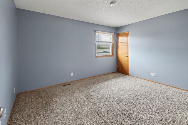 6187 SE 6th Avenue, Pleasant Hill, IA 50327