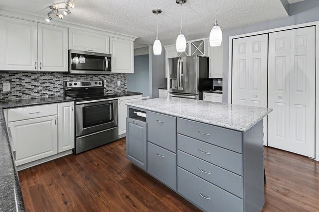 6187 SE 6th Avenue, Pleasant Hill, IA 50327