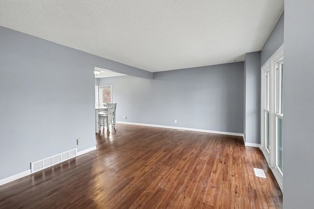 6187 SE 6th Avenue, Pleasant Hill, IA 50327