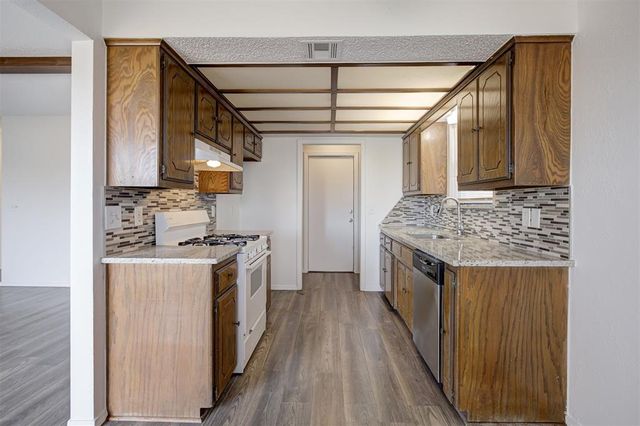 405 W Twisted Branch Way, Mustang, OK 73064