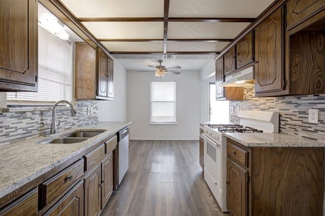 405 W Twisted Branch Way, Mustang, OK 73064