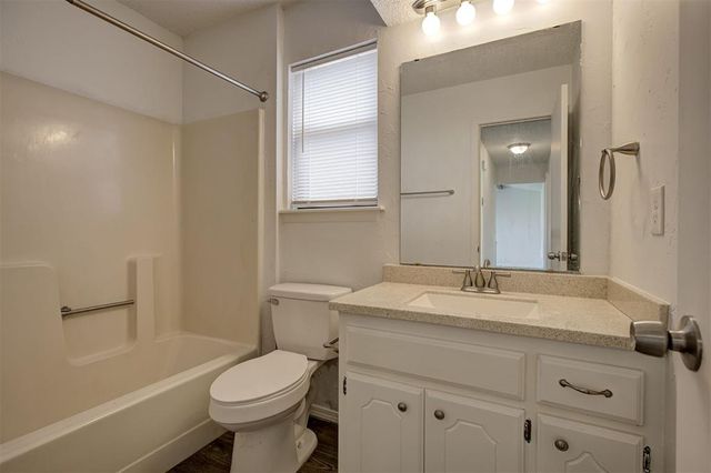 405 W Twisted Branch Way, Mustang, OK 73064