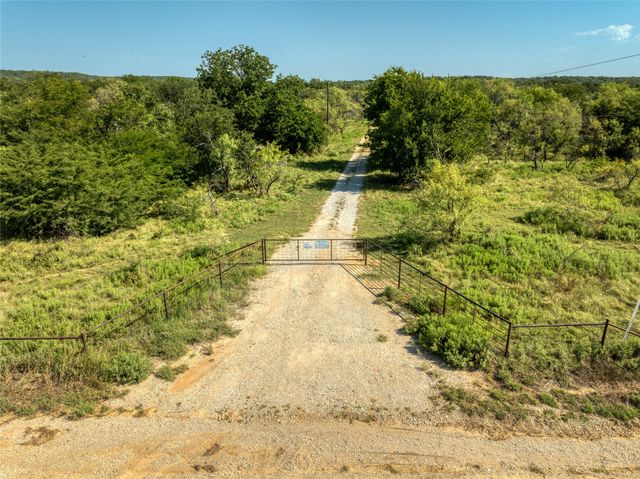 006 County Line Road, Chico, TX 76431