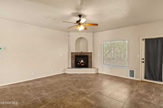 5621 England Drive, Sunland Park, NM 88063