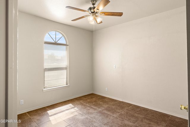 5621 England Drive, Sunland Park, NM 88063