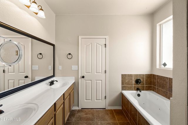 5621 England Drive, Sunland Park, NM 88063