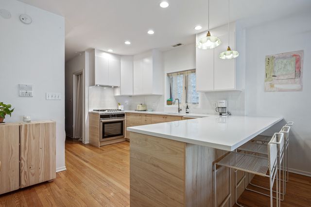 1449 W Walton Street 2, Chicago, IL 60642