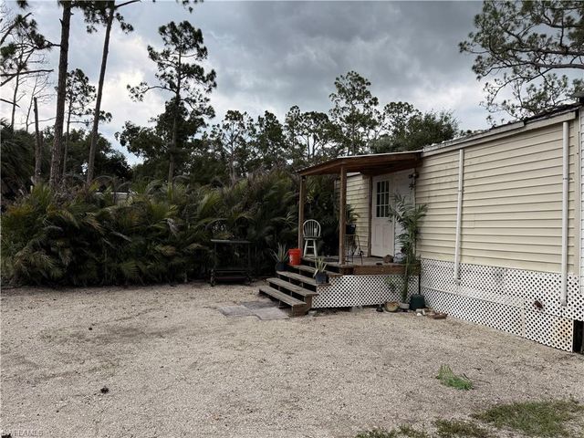 8219 Bartholomew DR, North Fort Myers, FL 33917