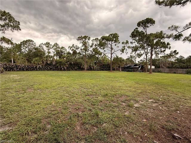 8219 Bartholomew DR, North Fort Myers, FL 33917