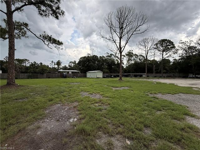 8219 Bartholomew DR, North Fort Myers, FL 33917