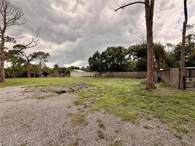 8219 Bartholomew DR, North Fort Myers, FL 33917