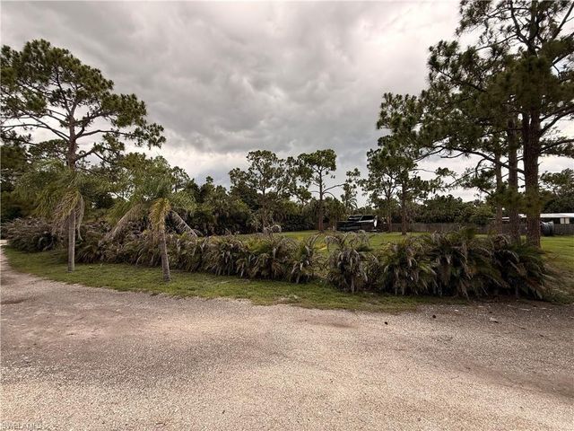 8219 Bartholomew DR, North Fort Myers, FL 33917
