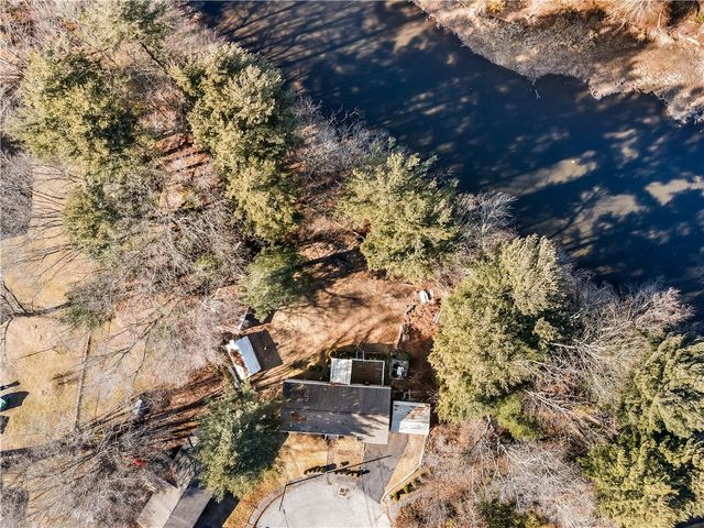 10 Colonial Road, Coventry, RI 02816