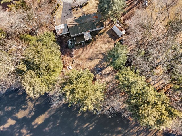 10 Colonial Road, Coventry, RI 02816