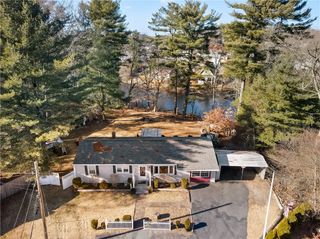 10 Colonial Road, Coventry, RI 02816