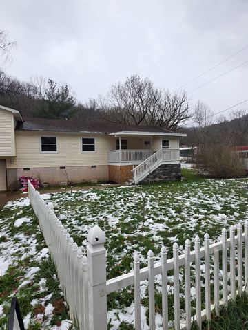 5217 Dalewood Drive, Cross Lane, WV 25313