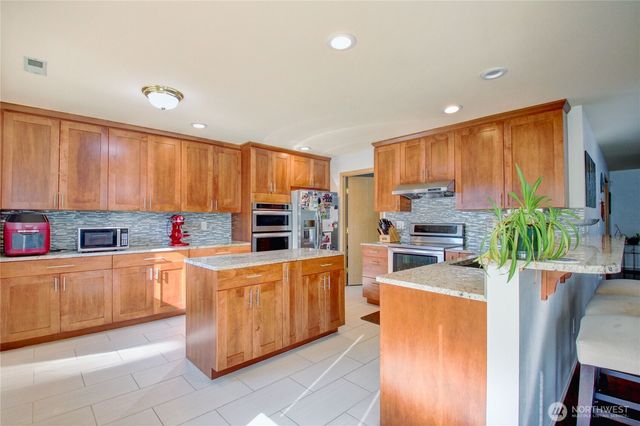 4651 Nooksack Loop, Mount Vernon, WA 98273