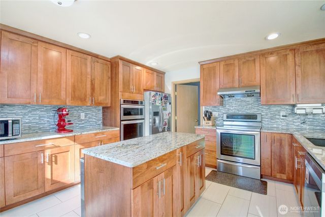4651 Nooksack Loop, Mount Vernon, WA 98273